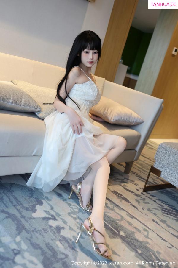   [XiuRen]高清写真图 2023.05.31 No.6828 早川京子 清纯美腿第16张图片